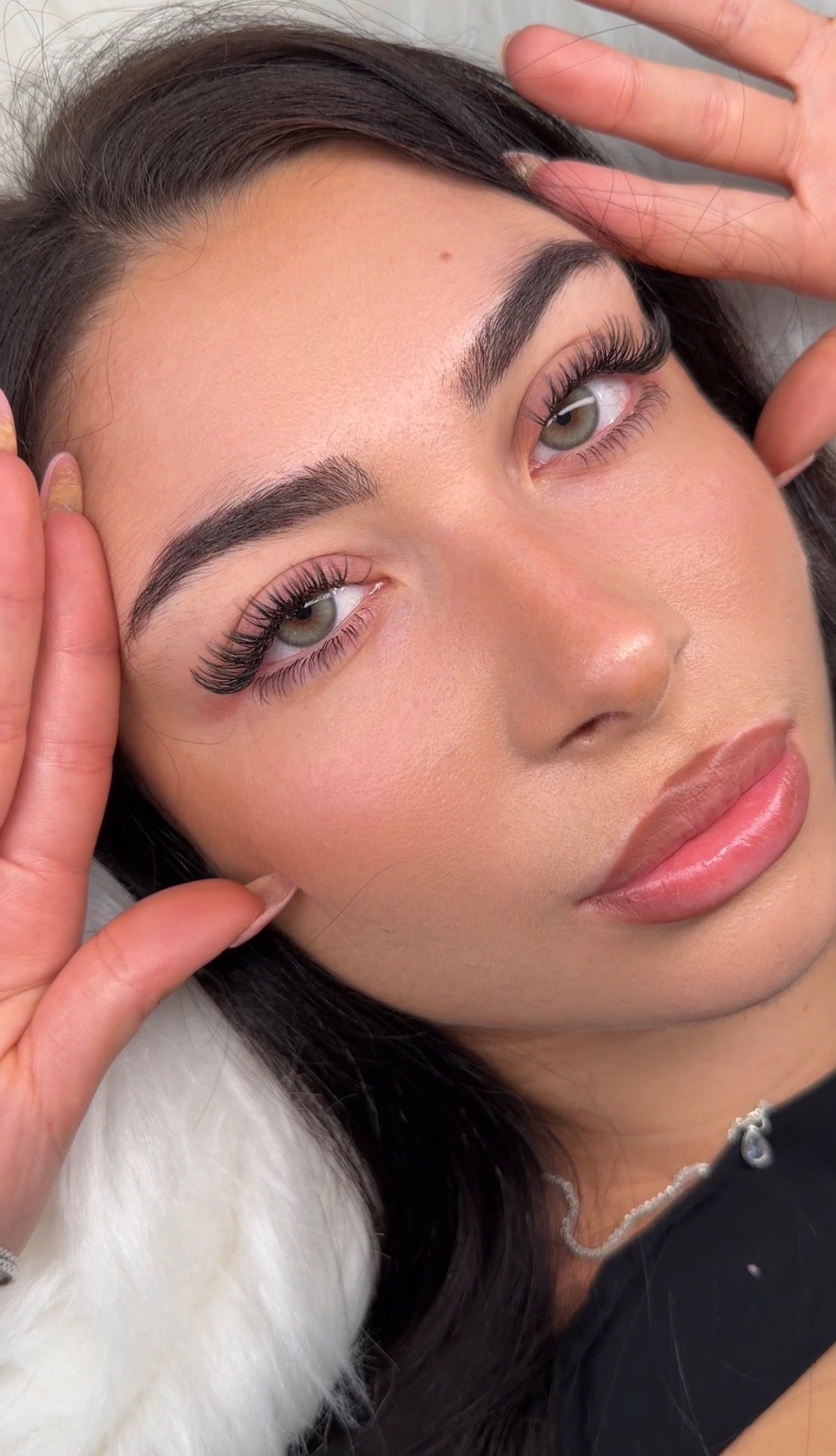 Wispy Glow lashes