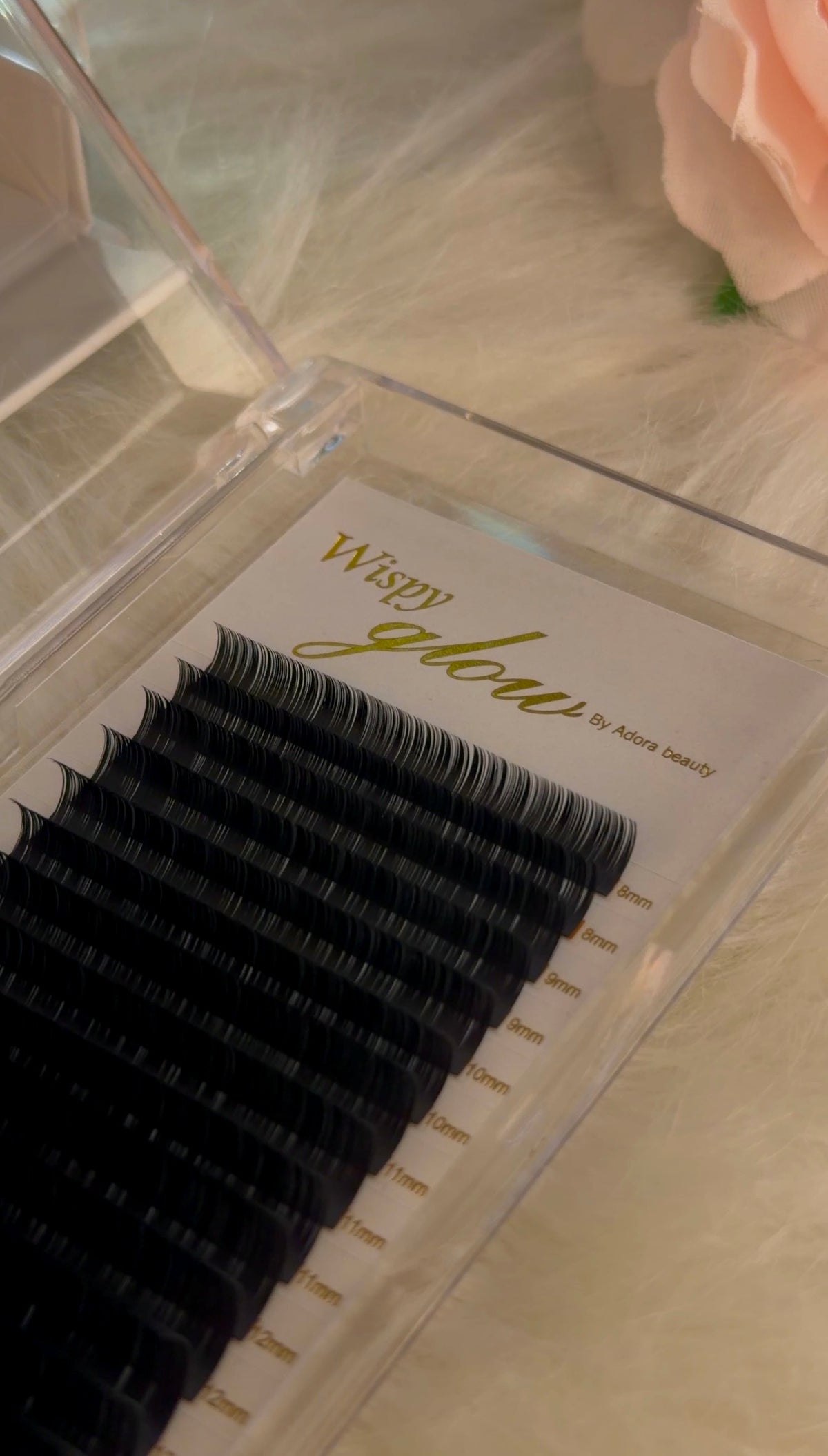 Wispy Glow lashes
