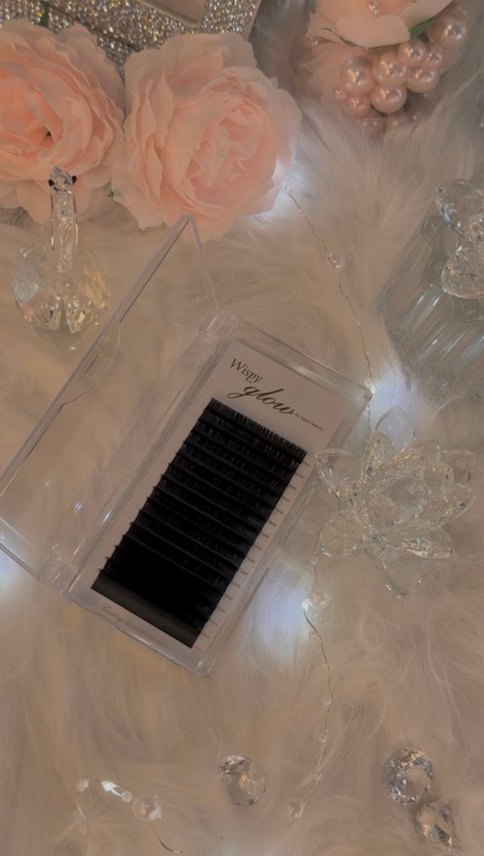 Wispy Glow lashes